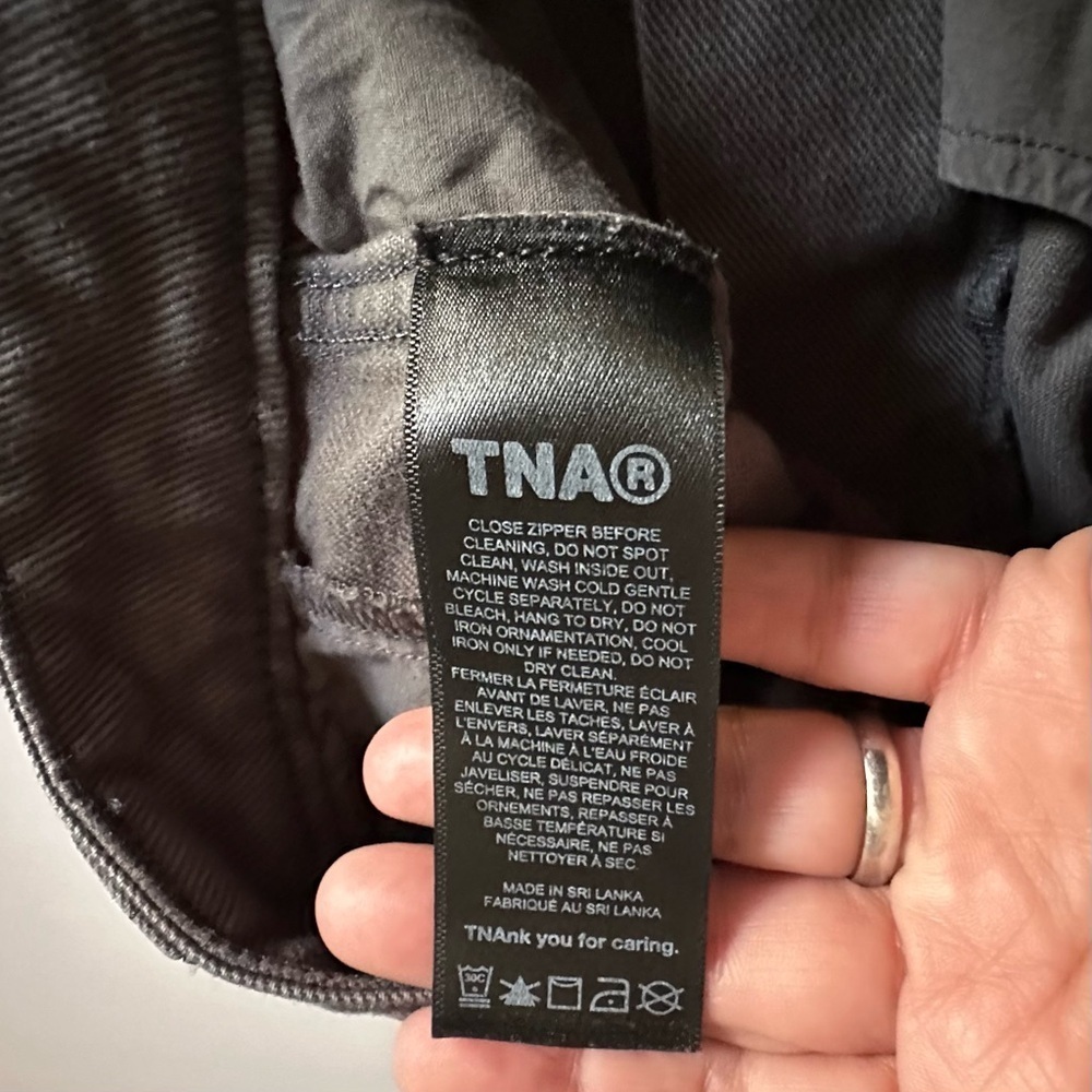 TNA Aritzia Cargo Pants Grey Pockets Carpenter Straight Leg Size 6 EUC - Picture 8 of 11